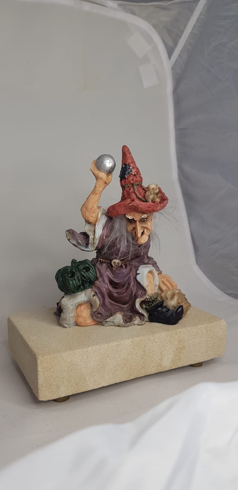 Figura Bruja haciendo Magia Regalos y Juegos Figura Bruja haciendo Magia - Imagen 3